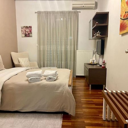 Elegant Downtown Retreat Apartment Kalamata Exterior foto